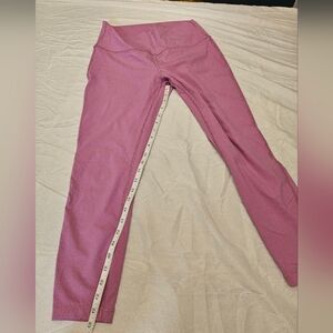 Lululemon Magenta Glow Wunder Under - EUC - 10
